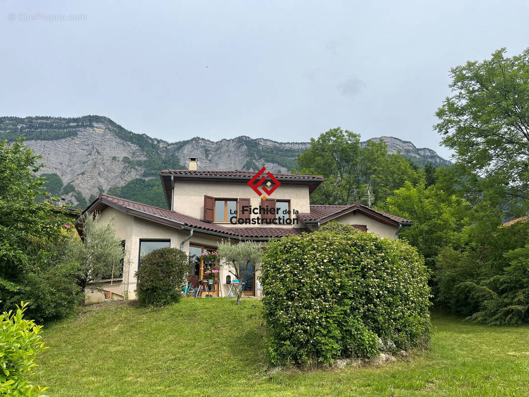Maison à SAINT-ISMIER