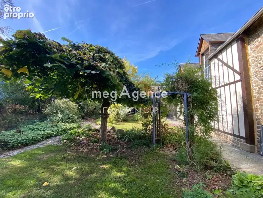 LE TEILLEUL - 50640 : Maison en pierre rénovée de 138 m2 avec jardin arboré et dépendances - photo 12