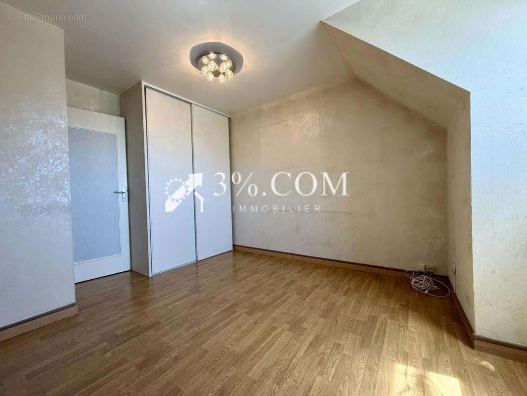 3%COM - En EXCLUSIVITÉ- À REICHSTETT, maison mitoyenne d'env - photo 6