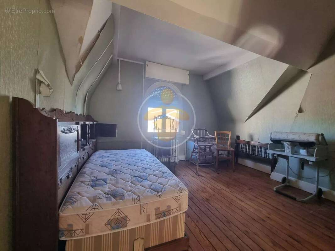 Maison à LA FERE