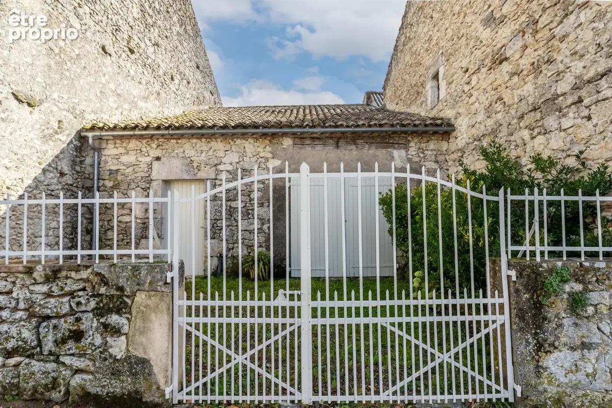 Maison de village avec jardin et garage - photo 5