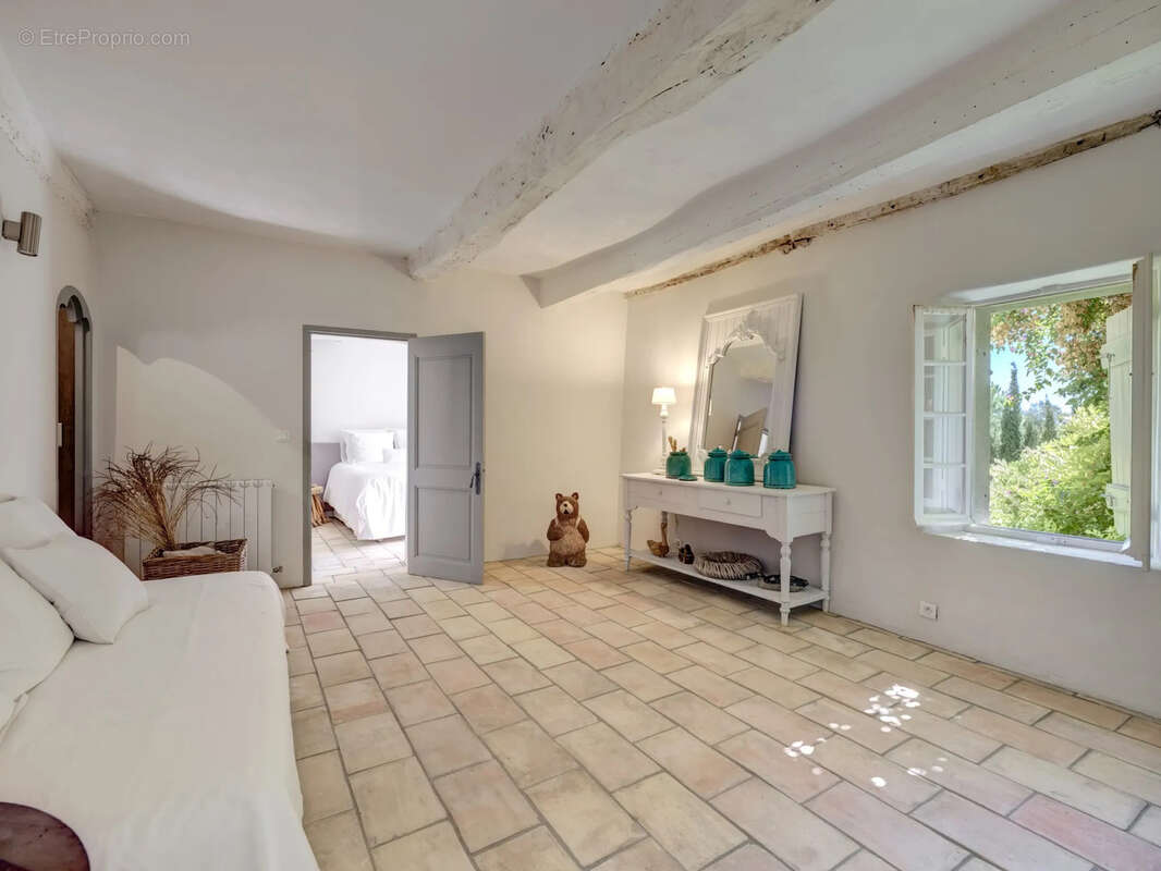 Maison à CHATEAUNEUF-GRASSE