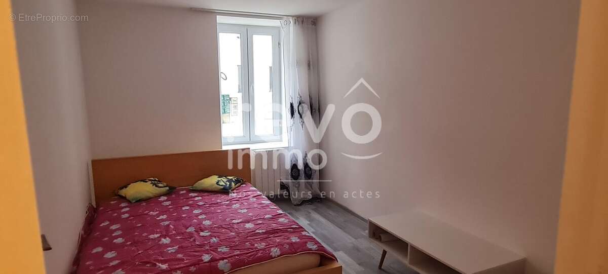 Appartement à MONNIERES