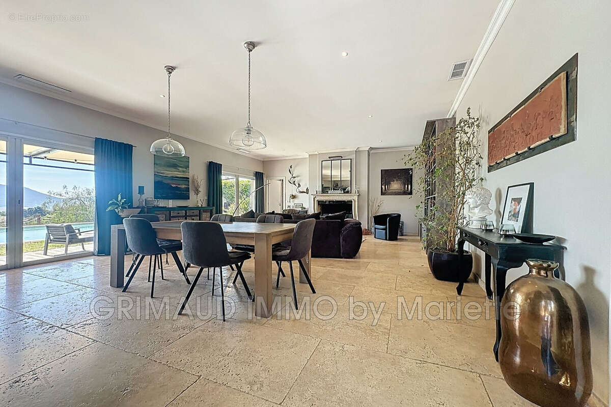 Maison à PLAN-DE-LA-TOUR