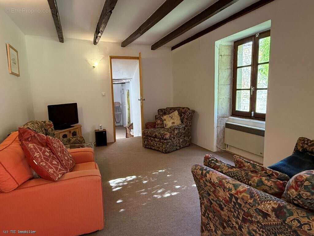 Maison à CHAMPAGNE-MOUTON