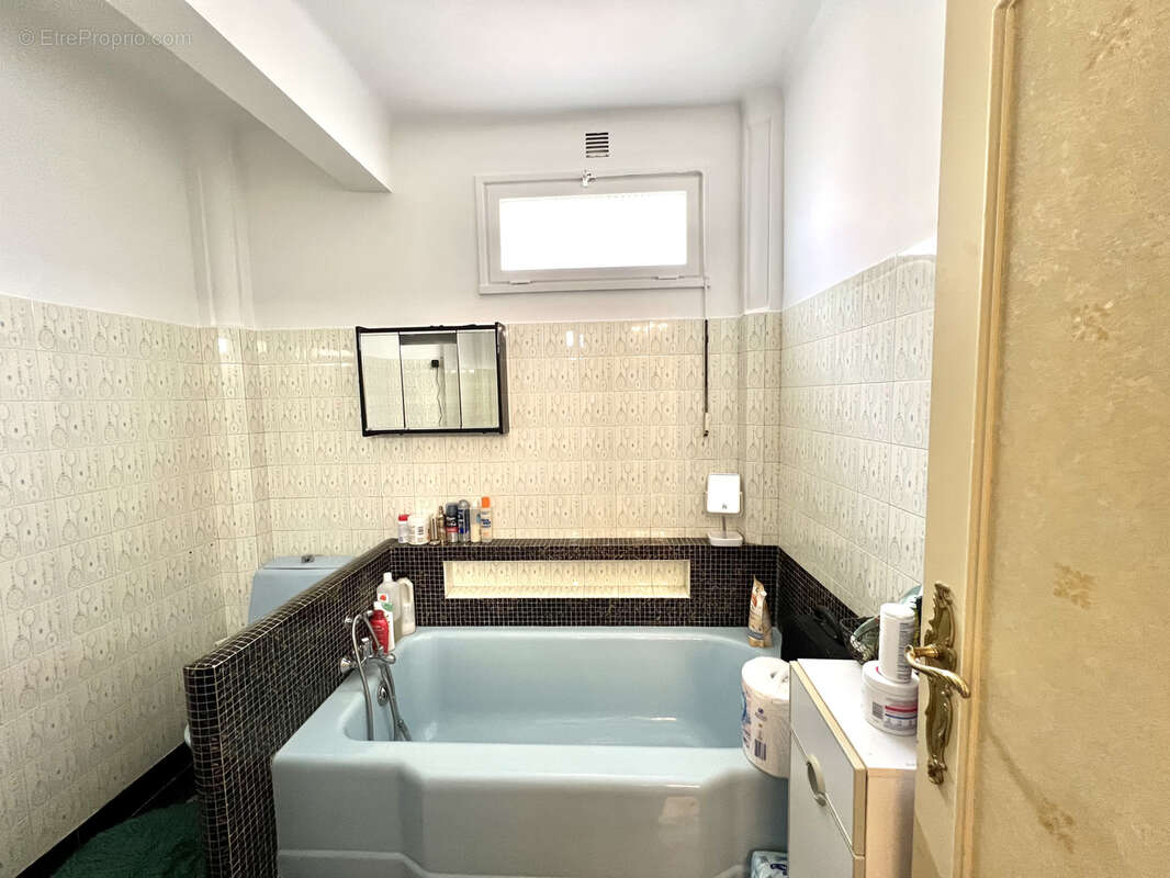 Appartement à CHARENTON-LE-PONT