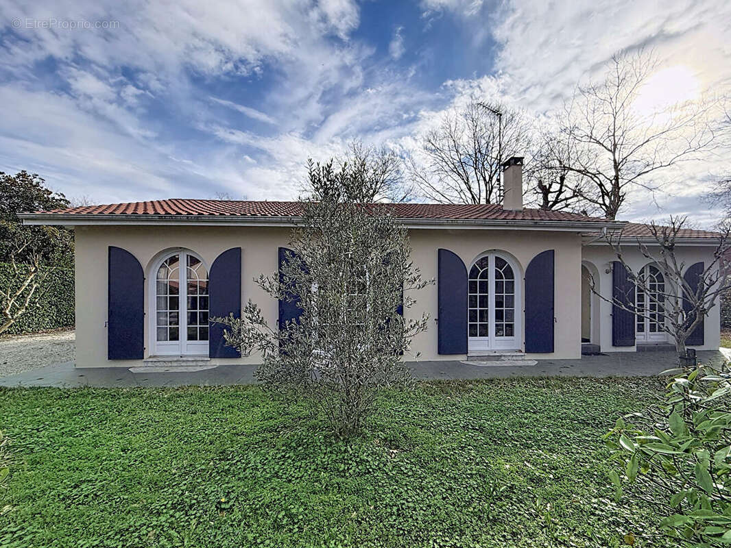 Maison à CADAUJAC
