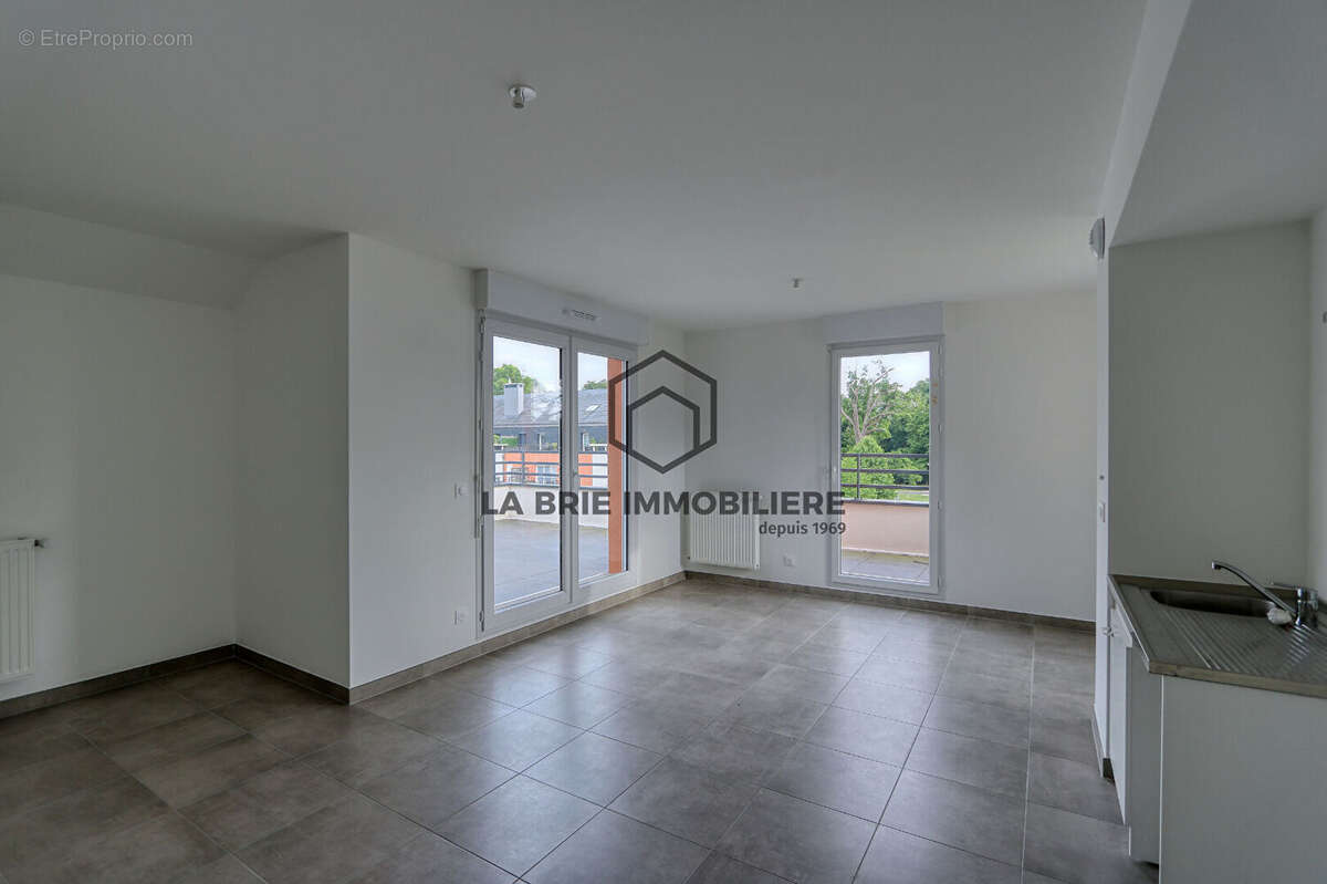 Appartement à EMERAINVILLE