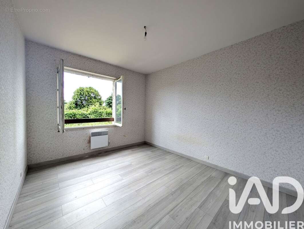 Maison 174 m² à Saint-Felicien  - photo 8