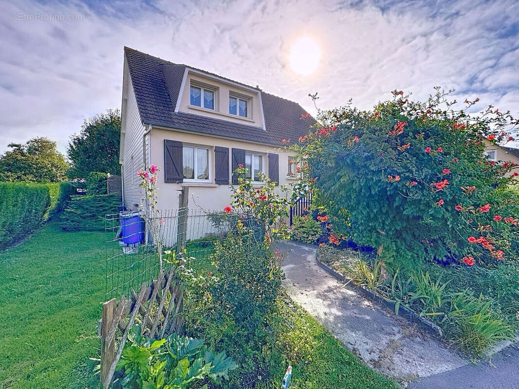 Maison à DEMOUVILLE