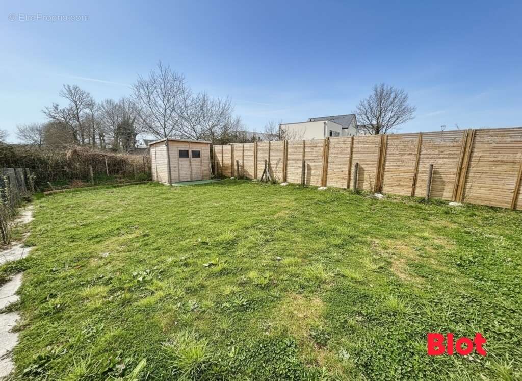 Maison à SAINT-ERBLON