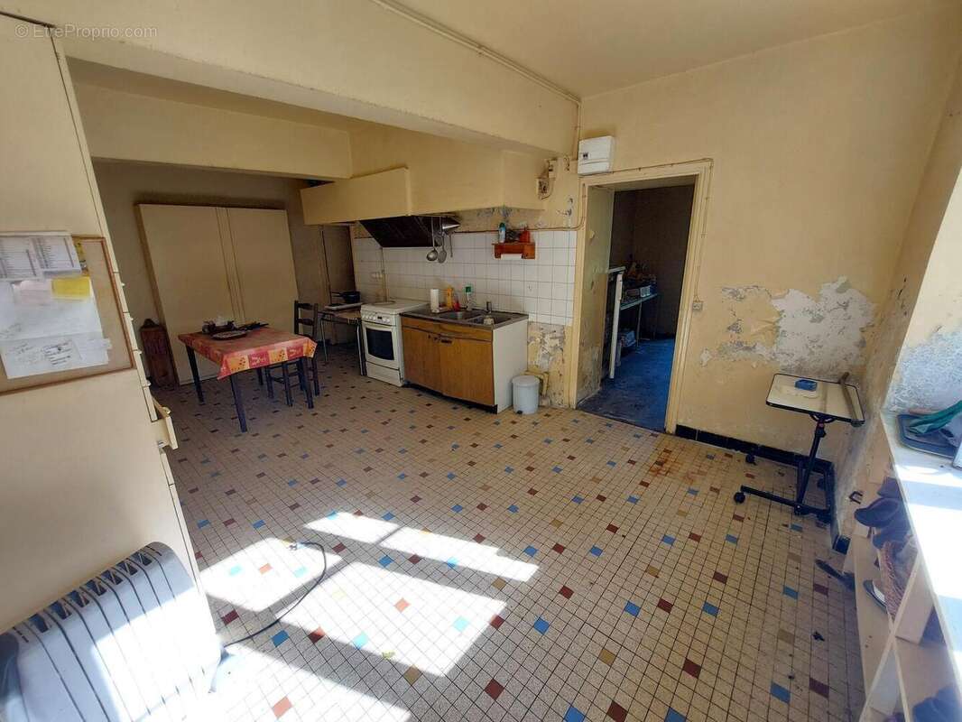 Cuisine - Maison à AURIGNAC