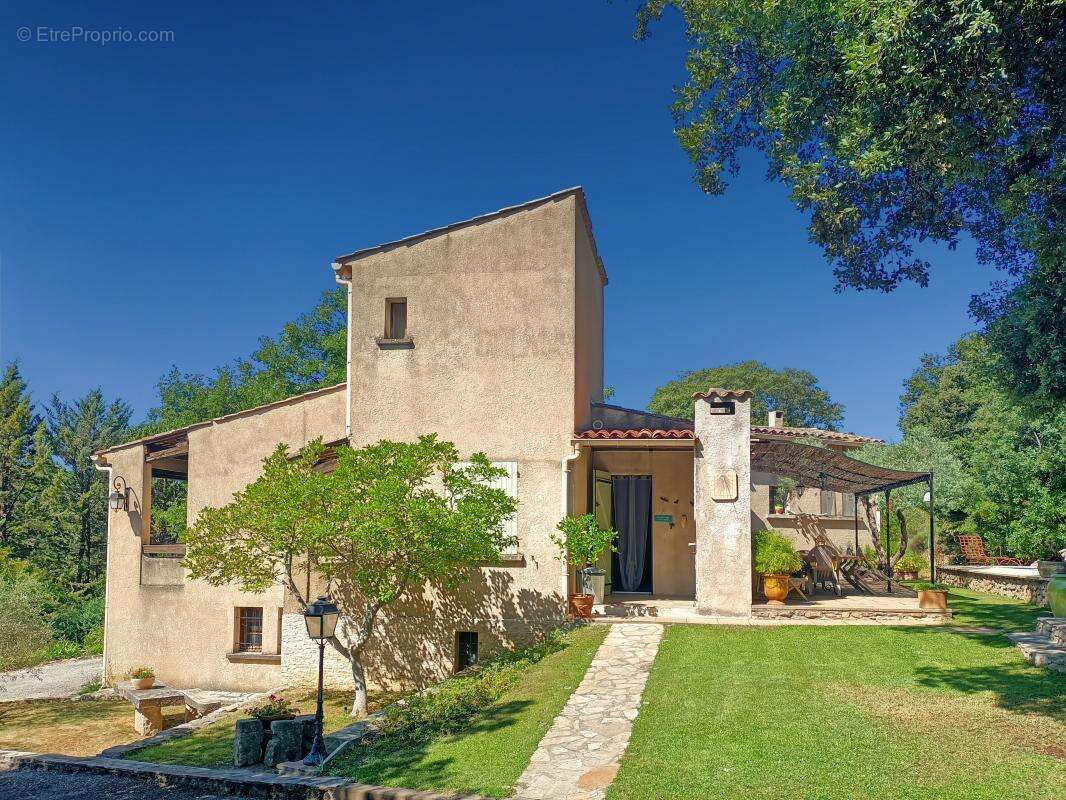 Maison familiale de 210 m² avec piscine, dans un secteur calme ! - photo 19