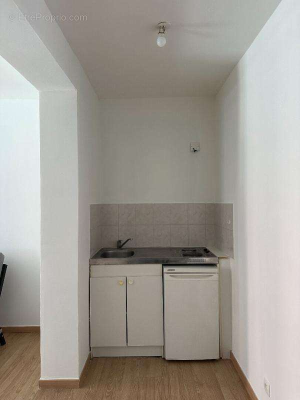 IMMEUBLE DE RAPPORT de 99 m2 et 45m2 de local commercial - Wazemmes - photo 3