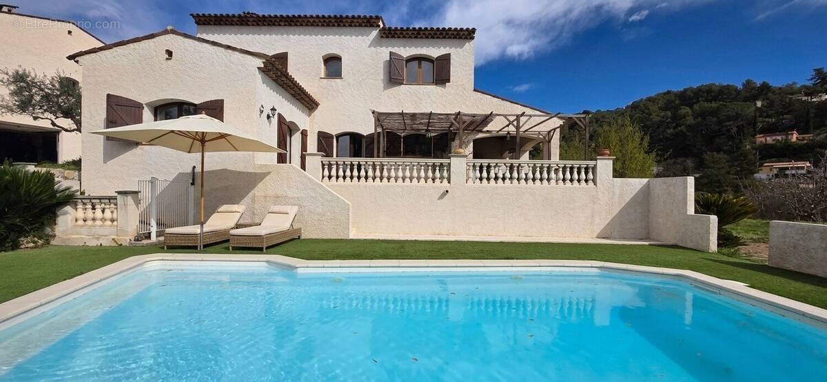 Maison à TOURRETTE-LEVENS