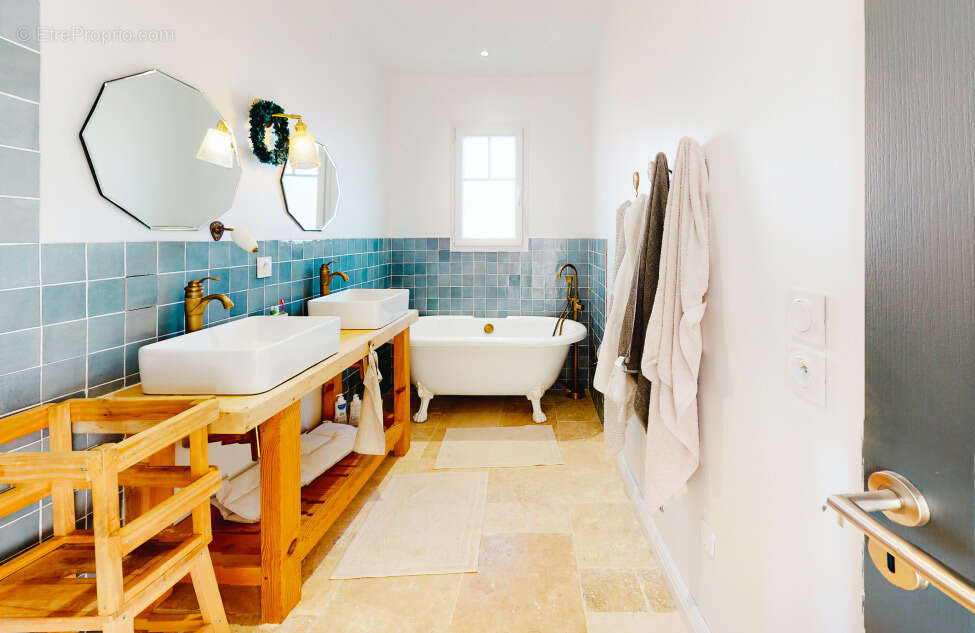 Terrain à LE TAILLAN-MEDOC