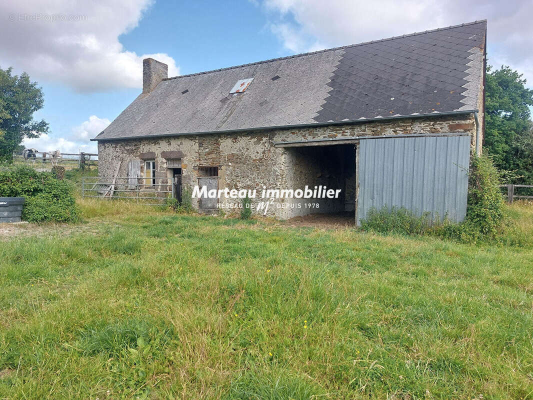 Maison à SAINT-GEORGES-LE-GAULTIER