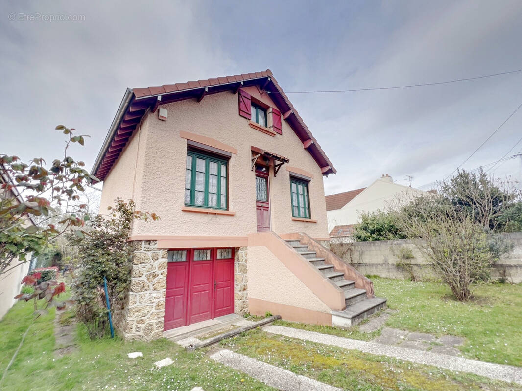 Maison à CHAMPS-SUR-MARNE