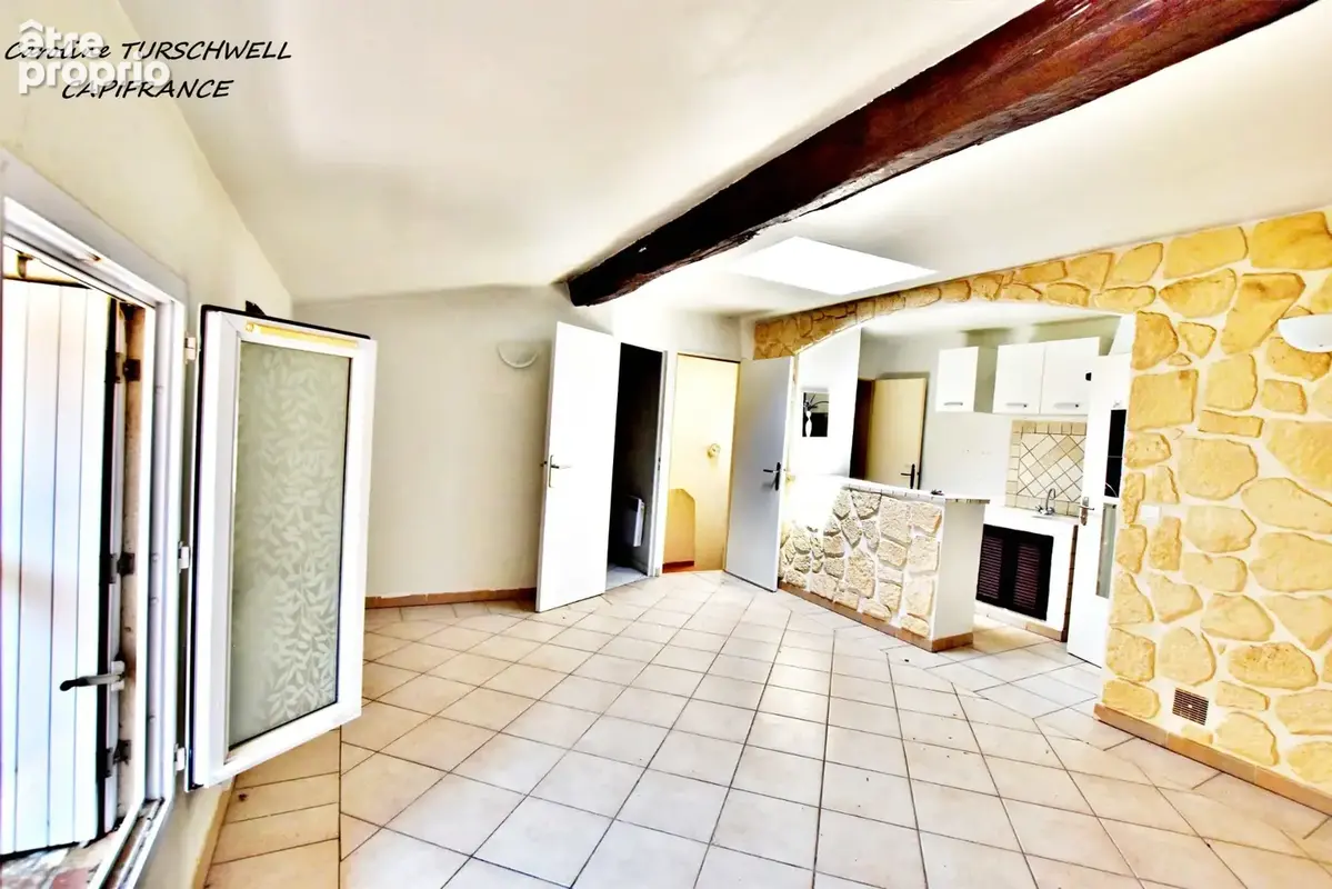 Sollies toucas (83) - immeuble/maison de village de 2 appartements + 1 local - photo 7