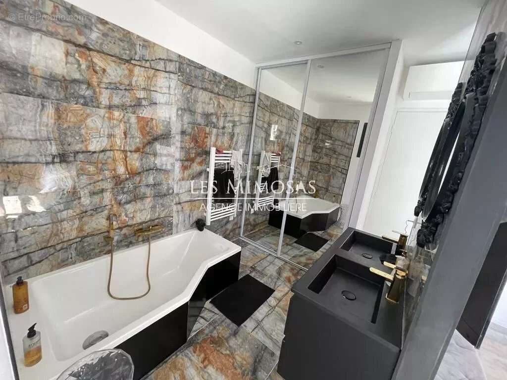 Maison à PUGET-SUR-ARGENS