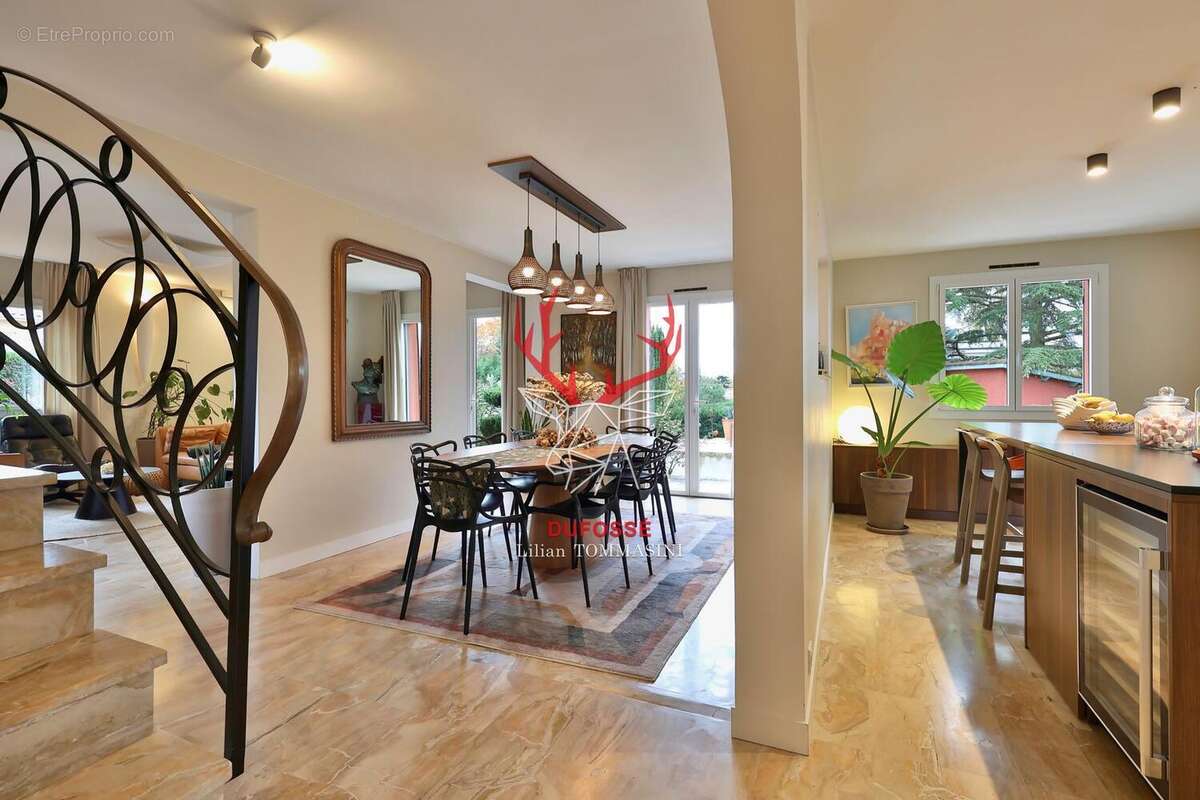 Photo 8 - Maison à LA TOUR-DE-SALVAGNY