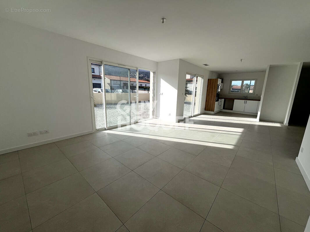 Maison à LAROQUE-DES-ALBERES