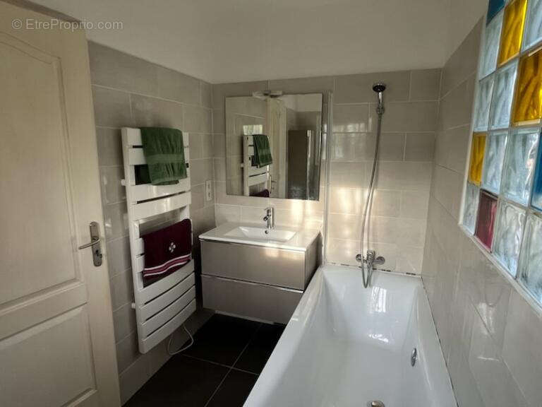 Maison à SOLLIES-PONT