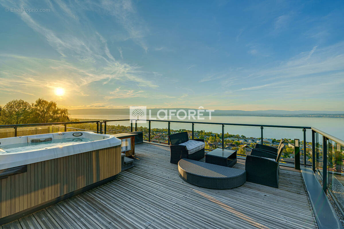 Appartement à EVIAN-LES-BAINS