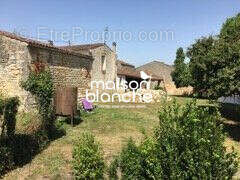 Maison à PORT-D&#039;ENVAUX