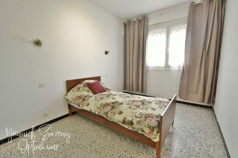 Maison à PEZILLA-LA-RIVIERE