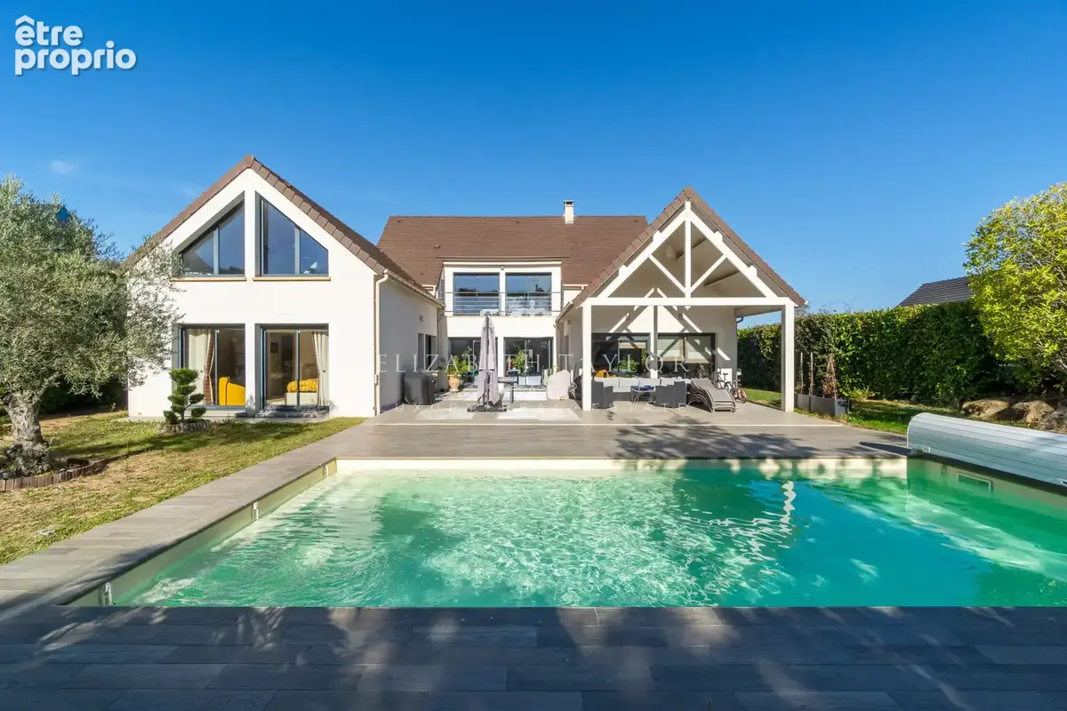 Maison contemporaine familiale de 240 m2 avec piscine sur terrain de 1 340 m2 - photo 27