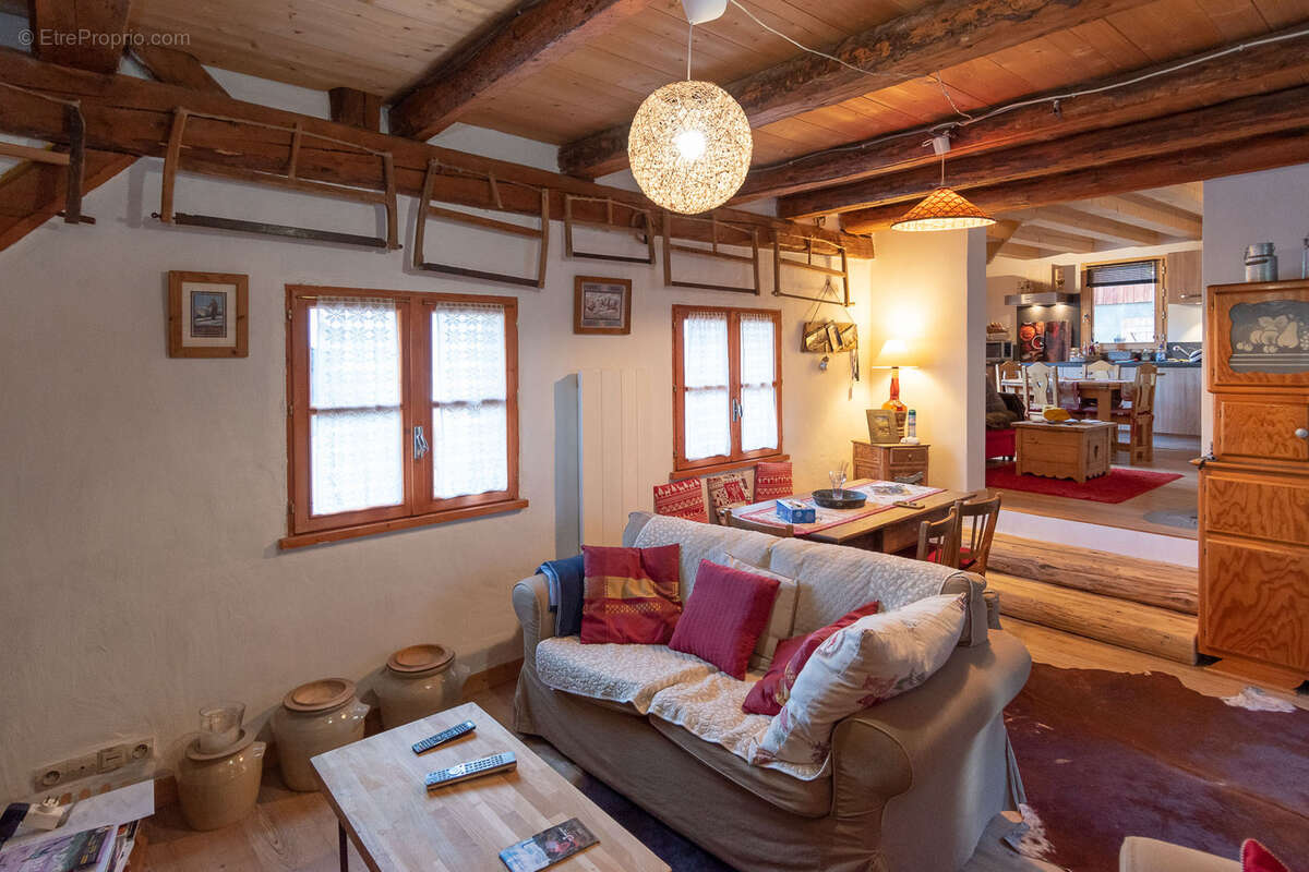 Maison à LA PERRIERE