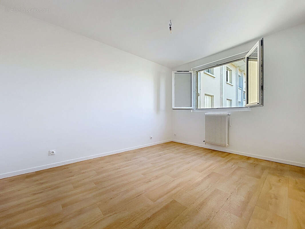 Quartier : gare - village - 2 pieces avec un balcon - photo 4