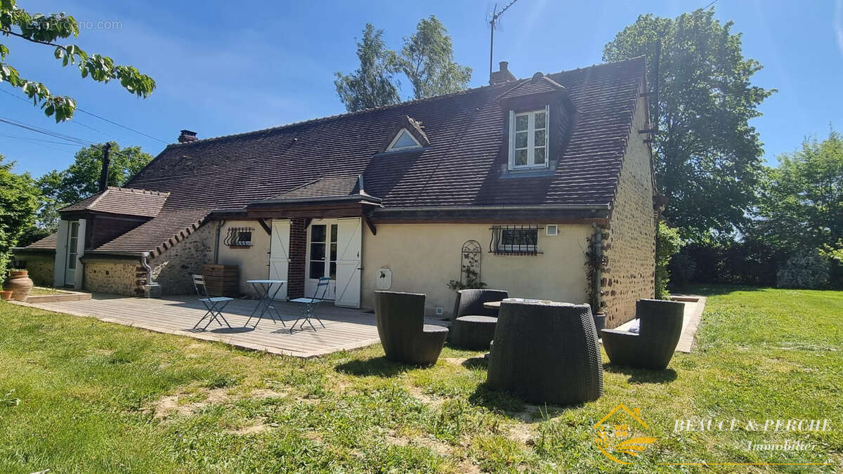 Maison à COMBRES