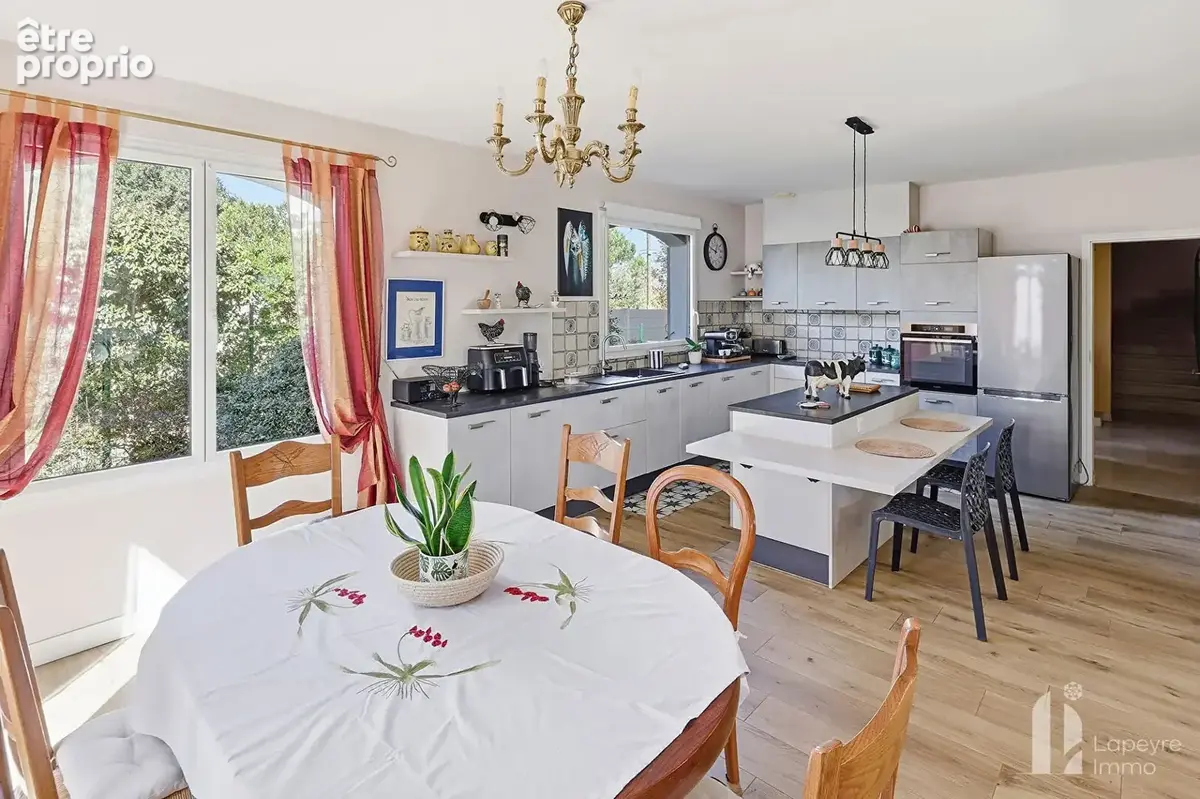 RARE - BOURG HAUTE-GOULAINE - Maison 4 chambres + 1 bureau - 188 m² - photo 11