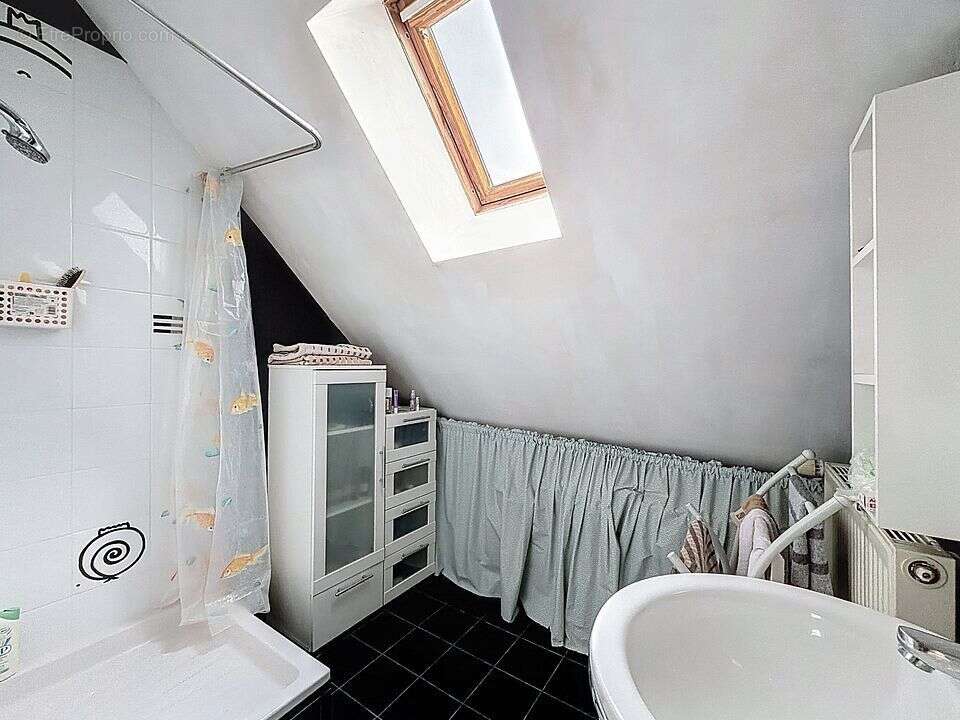 Appartement à VOISINS-LE-BRETONNEUX