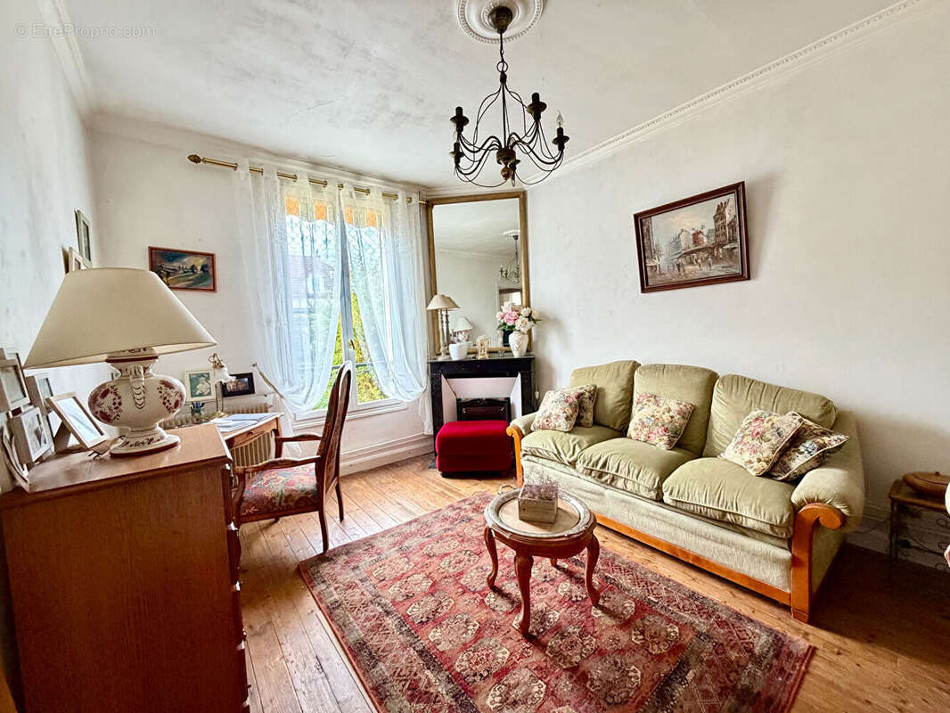 Maison à NANTEUIL-LES-MEAUX