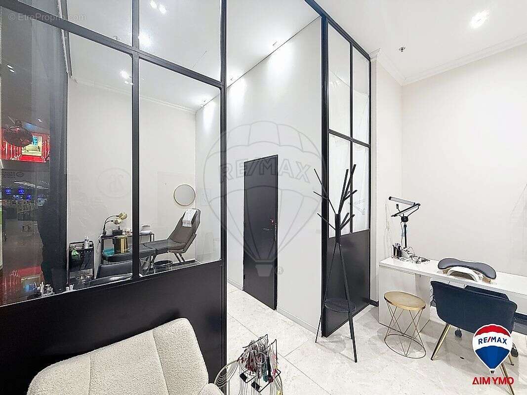 Commerce à SARROLA-CARCOPINO