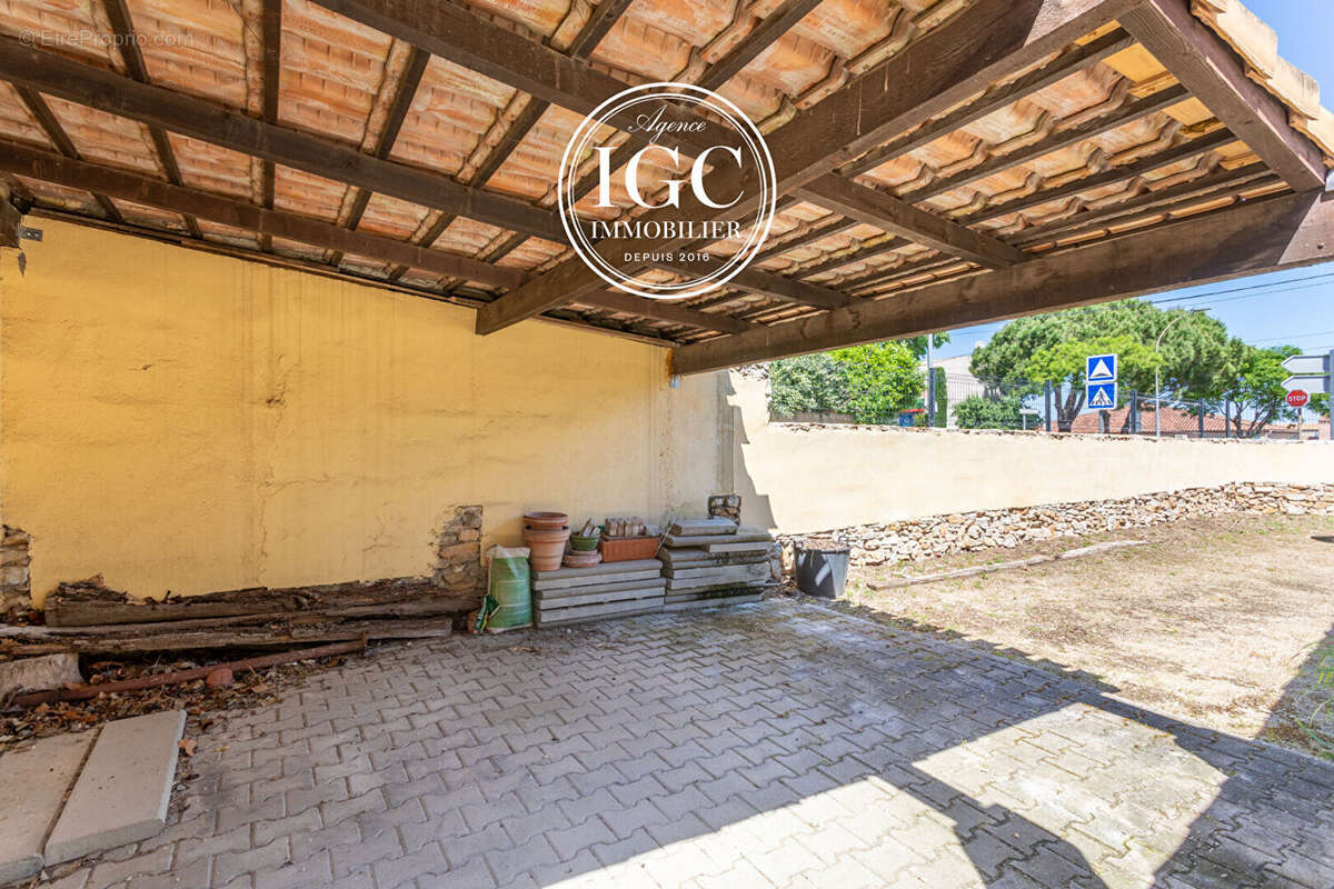 Maison à CHATEAUNEUF-LES-MARTIGUES