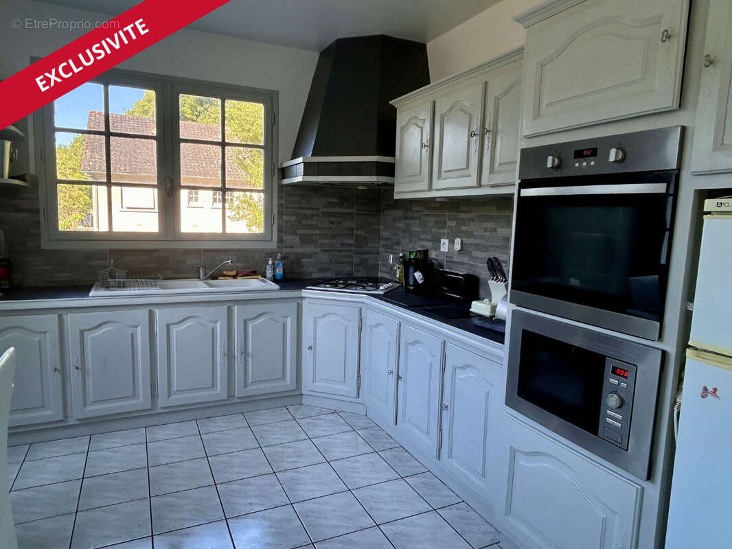 Maison 116 m² à Charroux  - photo 4