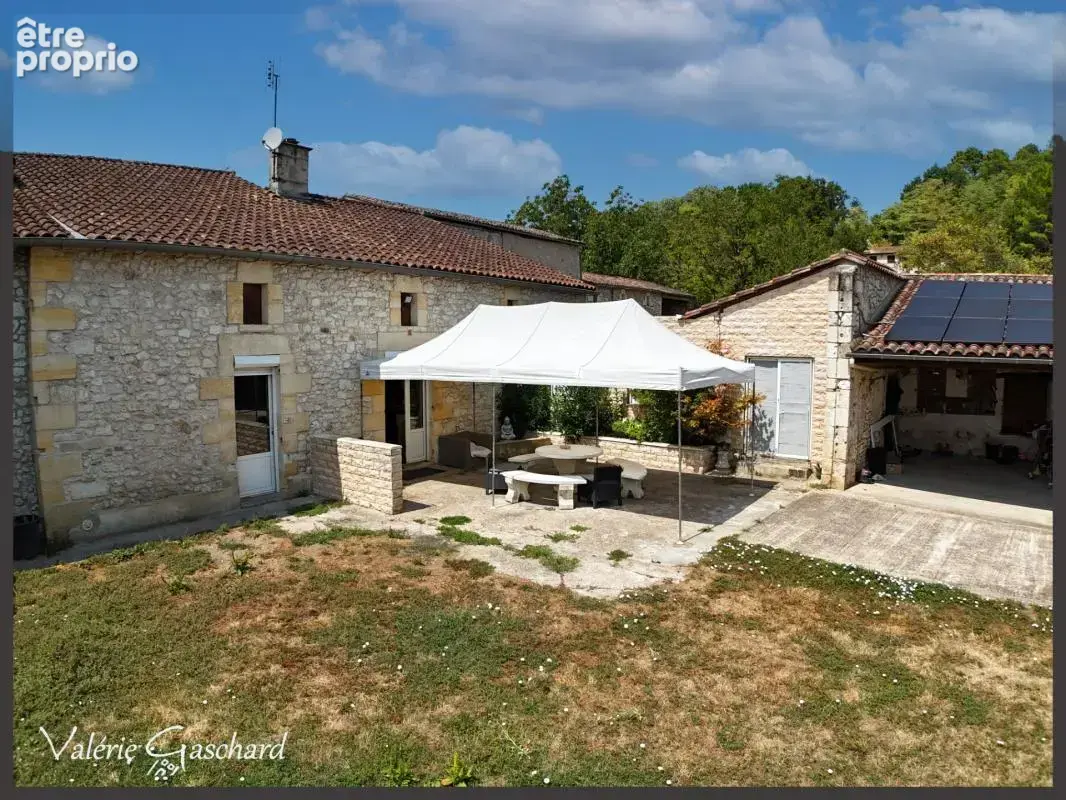 Maison en pierre de caractère (235 m²) – Dépendances, Jardin & Piscine à  SAINT ANTOINE DE BREUILH (24) - photo 2