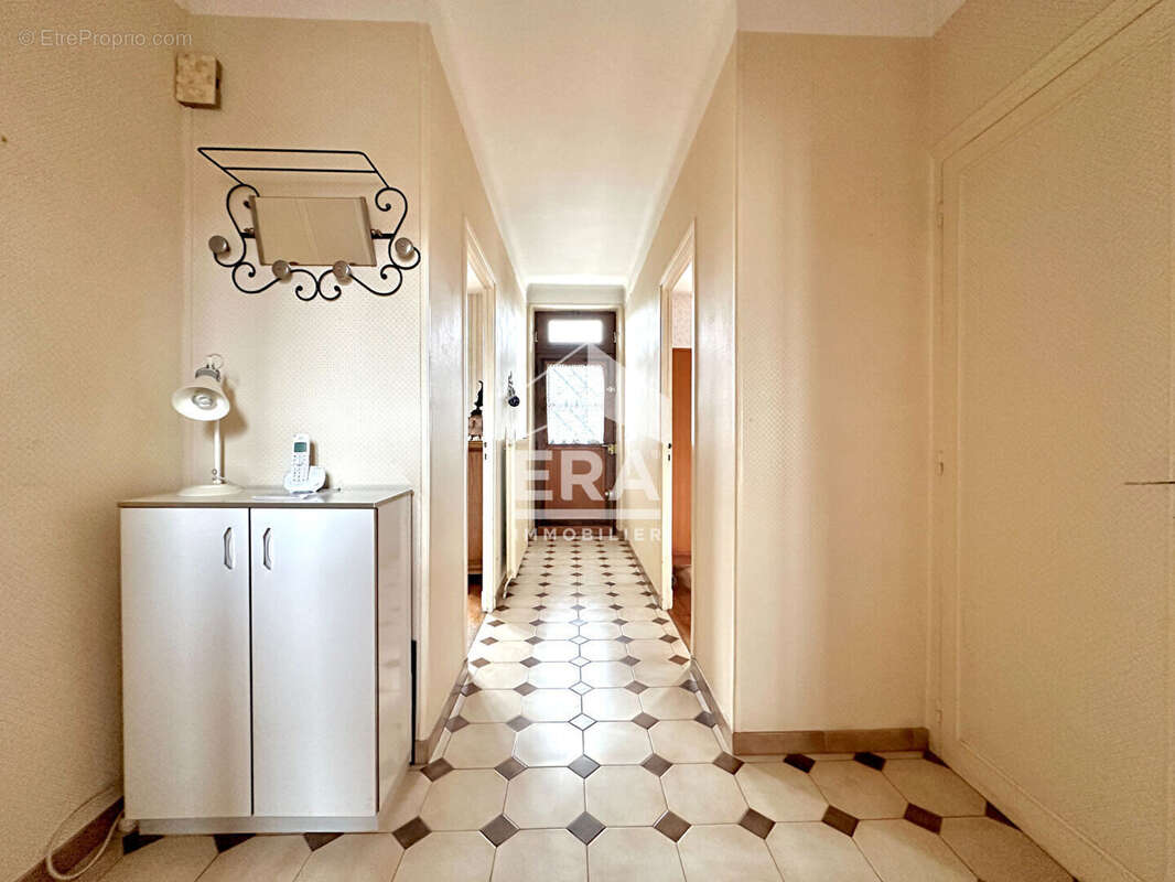 Maison à SAINT-PIERRE-LES-NEMOURS