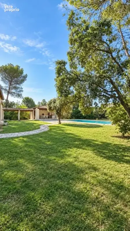 SAINT-CLÉMENT-DE-RIVIÈRE - Élégante villa familiale de 216 m² sur plus de 2 000 m² de terrain avec piscine - photo 12