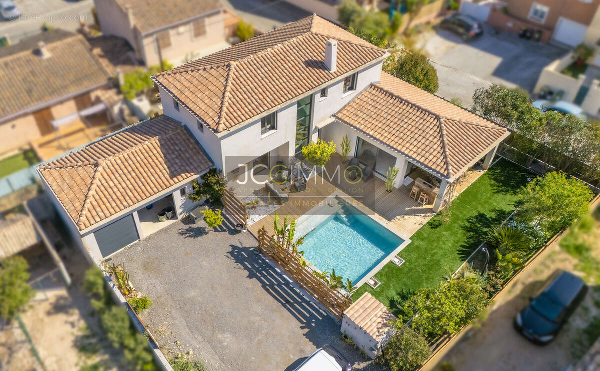 Maison à LA CRAU