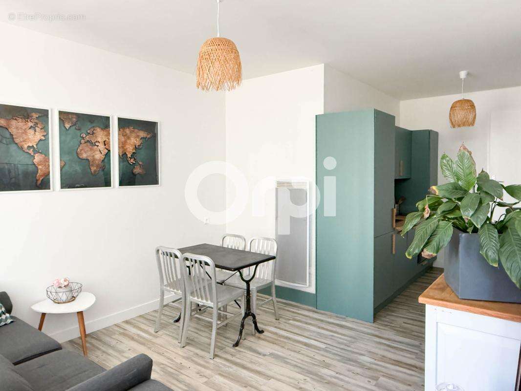 Appartement à FOURAS