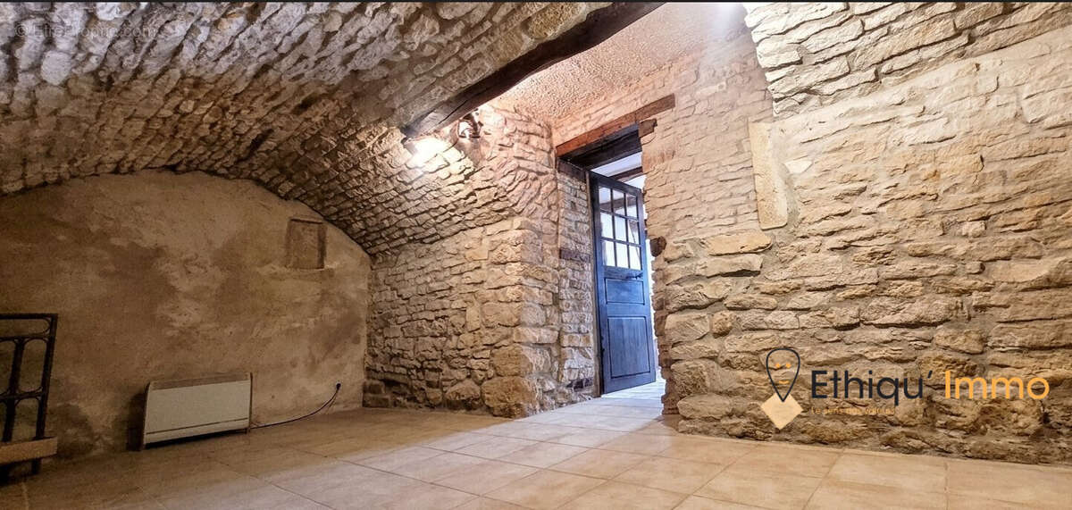 Maison à VITRY-LES-NOGENT