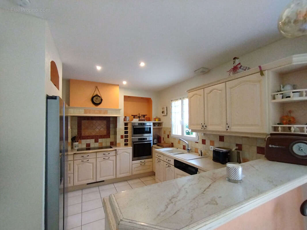 Maison à SAINT-SEBASTIEN-DE-MORSENT