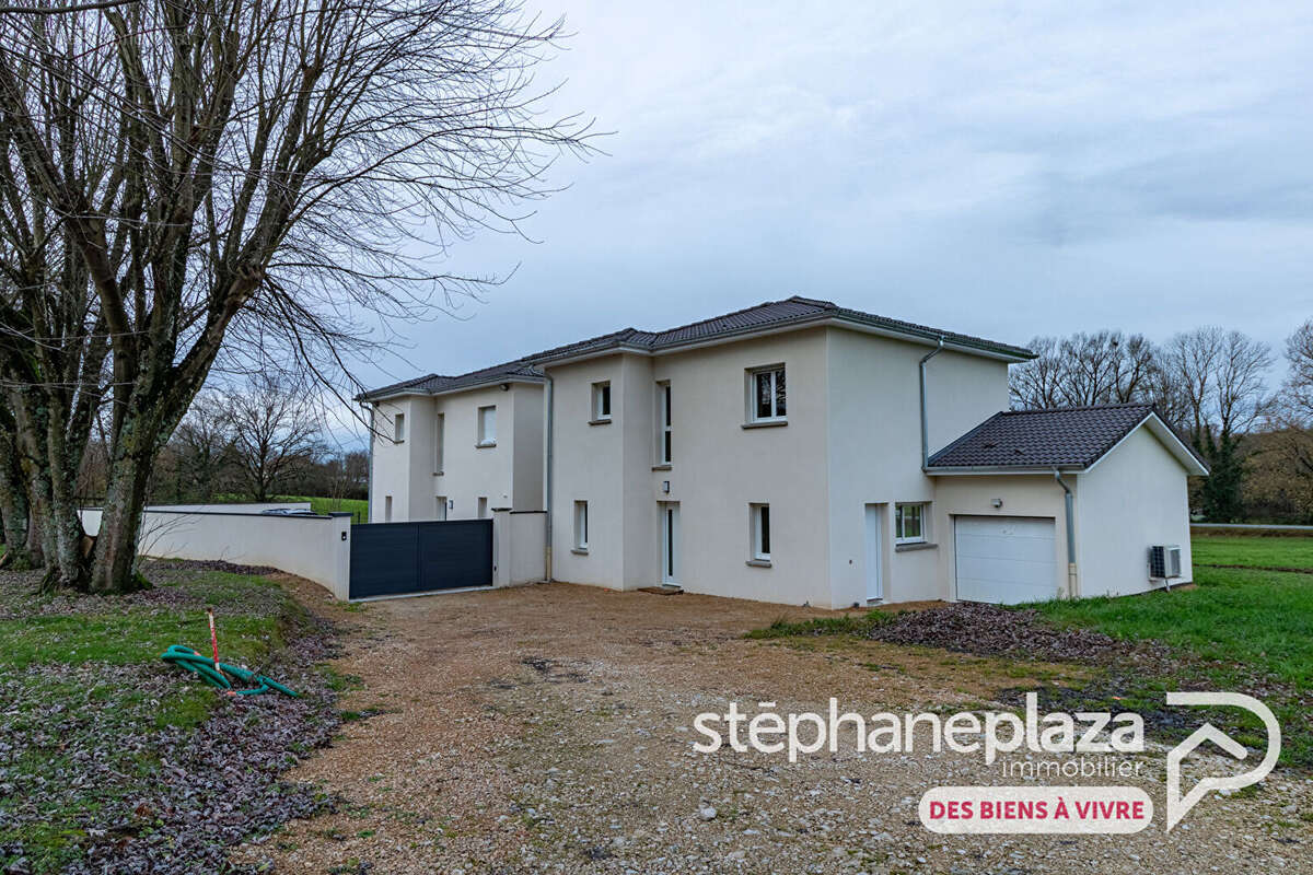 Maison à SAINT-ETIENNE-DU-BOIS