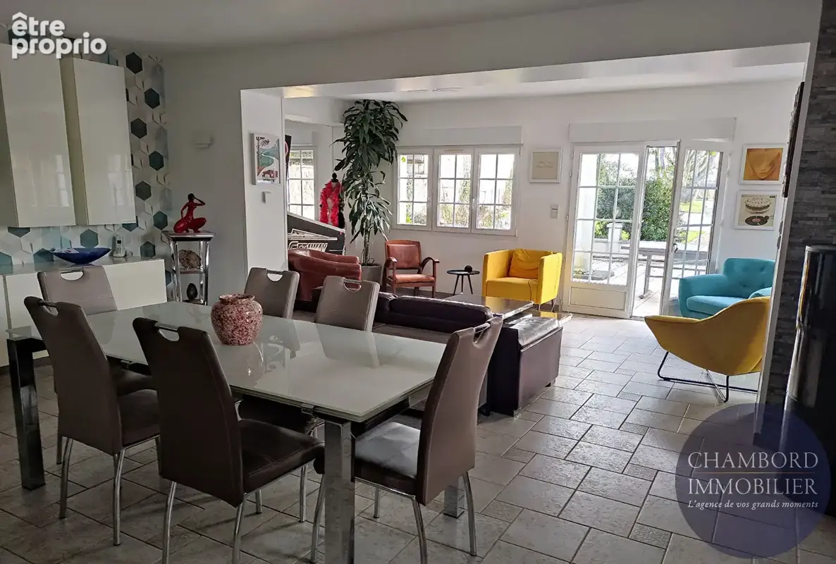 Propriété de caractère avec gîte, piscine et dépendances à Thenay - photo 2