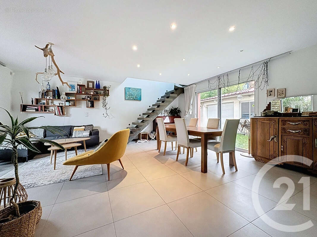 Maison à CHAMPIGNY-SUR-MARNE